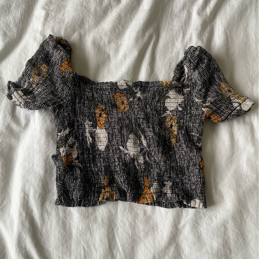 Astr Black and White Floral Crop Top - Picture 2 of 8
